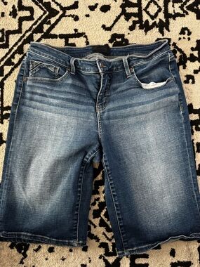 Buckle Women's Medium Dark Blue Denim Bermuda Shorts